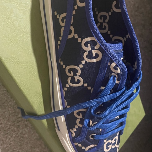 10 wore one time for 5 hrs - Picture 2 of 2